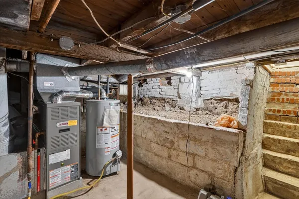$46,900 | 822 West Kennicott Street, Carbondale, IL 62901