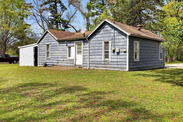 $46,900 | 822 West Kennicott Street, Carbondale, IL 62901