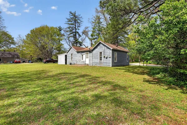 $46,900 | 822 West Kennicott Street, Carbondale, IL 62901