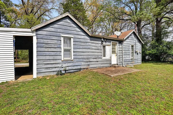 $46,900 | 822 West Kennicott Street, Carbondale, IL 62901