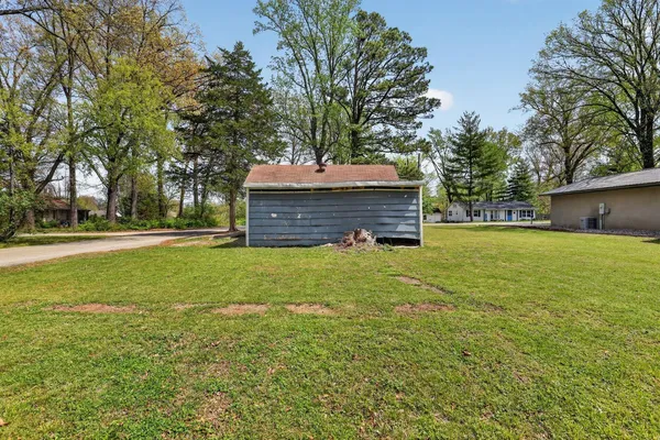 $46,900 | 822 West Kennicott Street, Carbondale, IL 62901