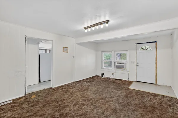 $46,900 | 822 West Kennicott Street, Carbondale, IL 62901