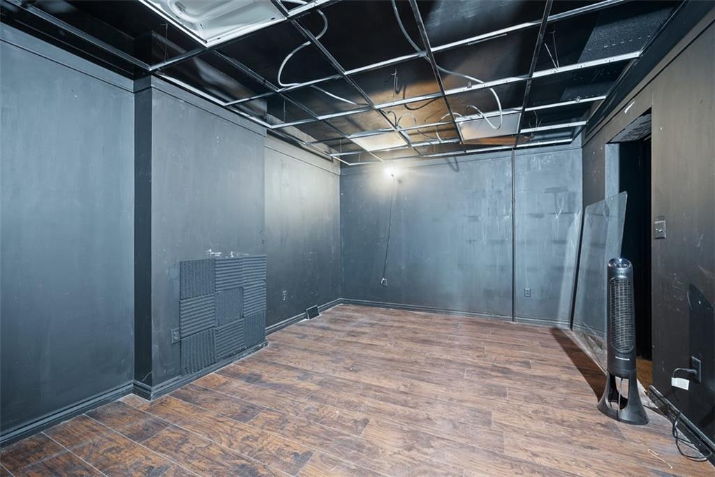 23 Seneca Street Pittsburgh, PA 15219 - Photo 29 of 38 a view of small space