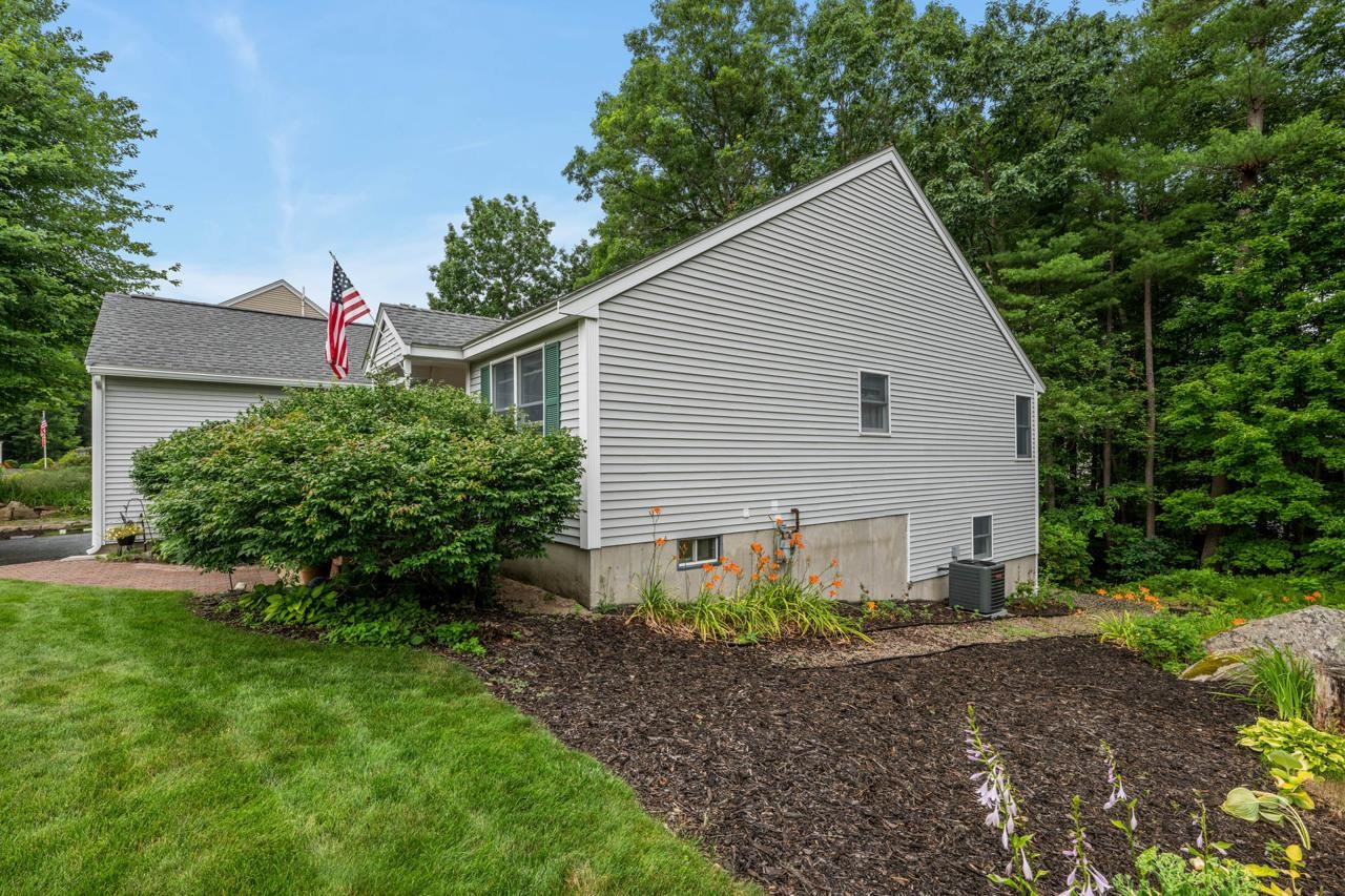 1 Trent Road Hooksett, NH 03106 - Photo 3 of 42