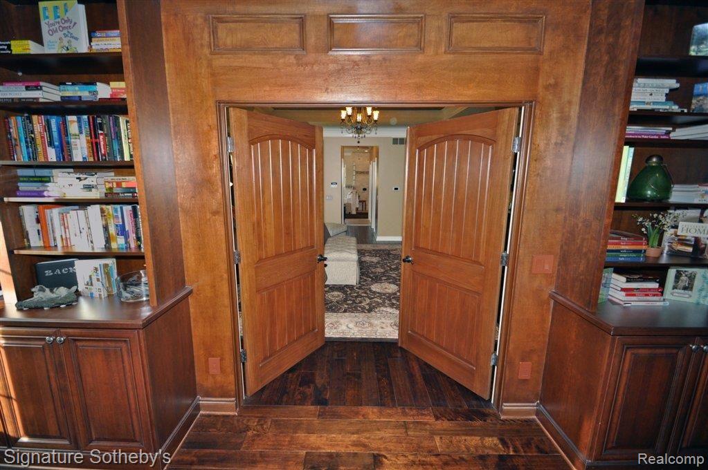 4519 Thornville Road Metamora, MI 48455 - Photo 28 of 99 Leading to the master suite