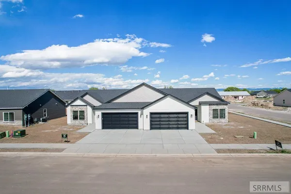 $495,000 | 632 Idaho Avenue, Sugar City, ID 83448