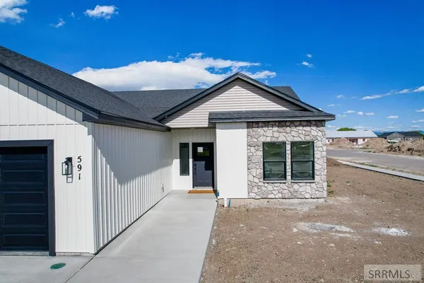 $495,000 | 632 Idaho Avenue, Sugar City, ID 83448