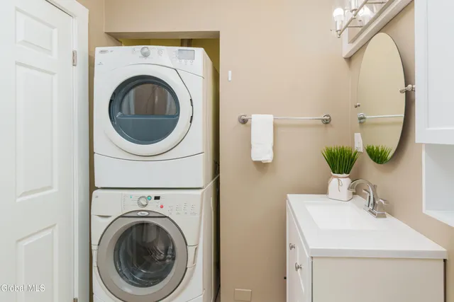 $750,000 | 37 Clark Street, Unit 6, Saratoga Springs, NY 12866