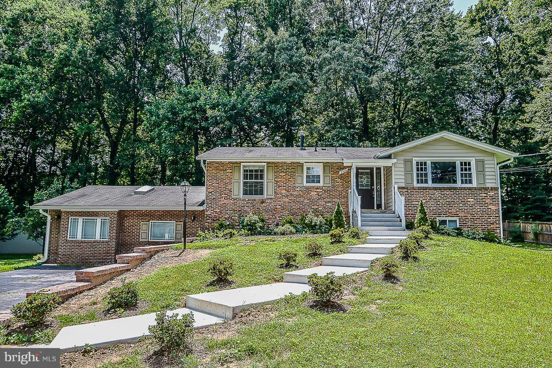 2520 Rambling Road Vienna, VA 22181 - Photo 1 of 22 Exterior (Front)