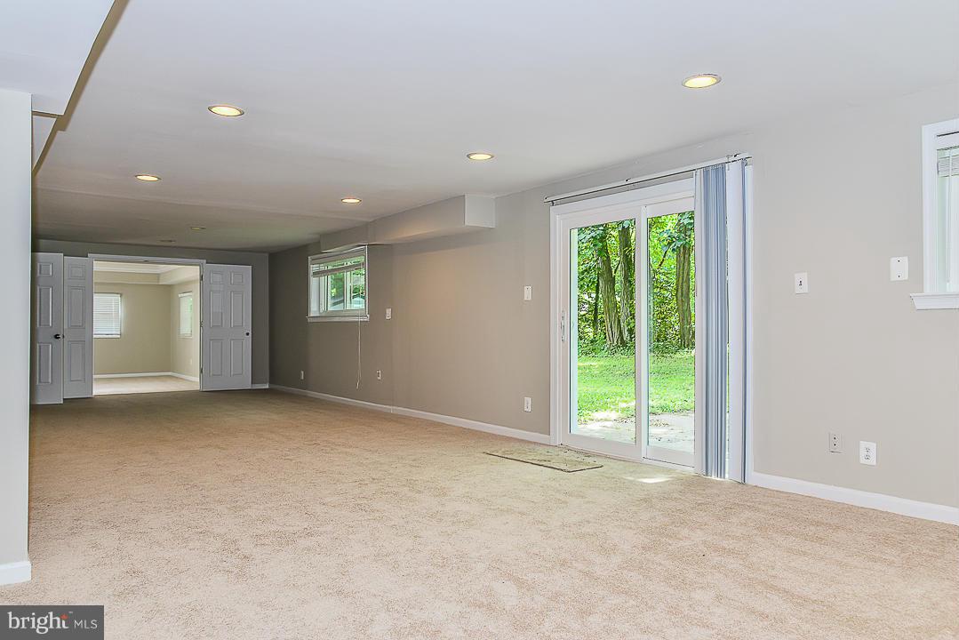 2520 Rambling Road Vienna, VA 22181 - Photo 14 of 22 Interior (General)