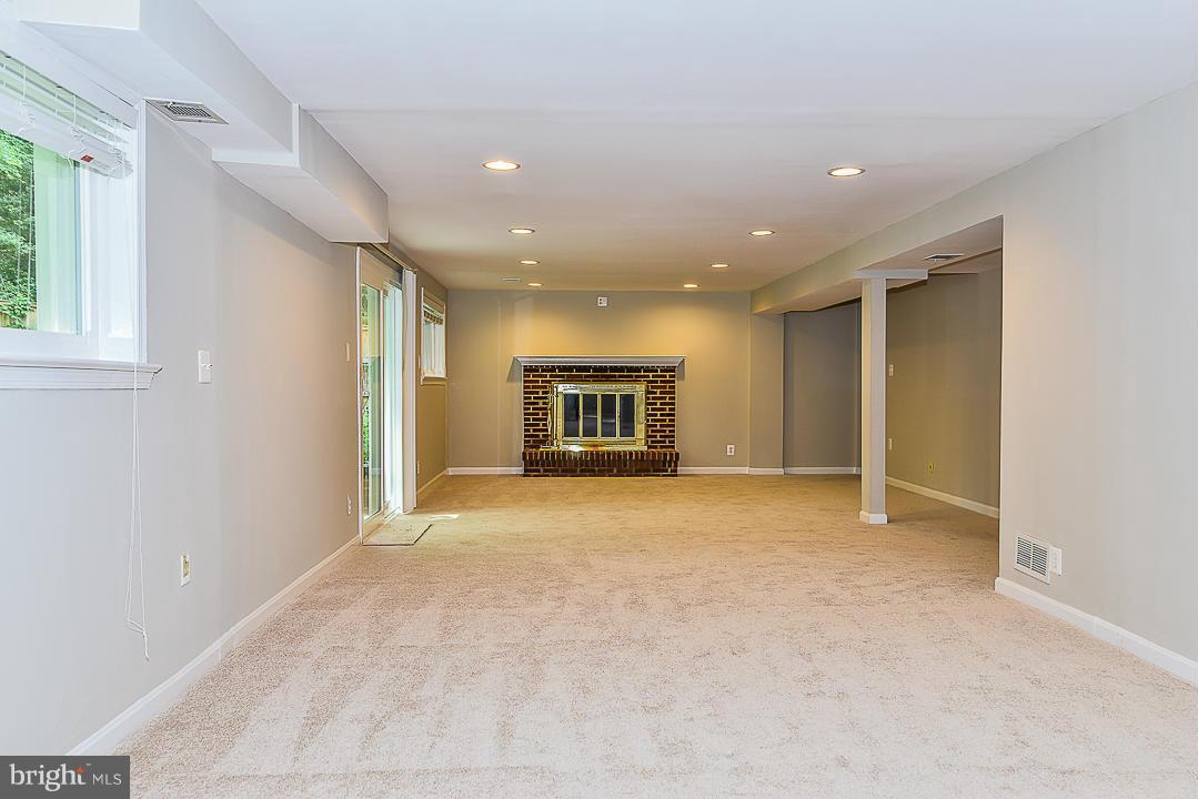 2520 Rambling Road Vienna, VA 22181 - Photo 15 of 22 Interior (General)