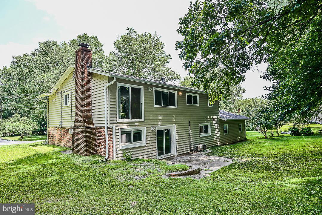 2520 Rambling Road Vienna, VA 22181 - Photo 21 of 22 Exterior (Rear)
