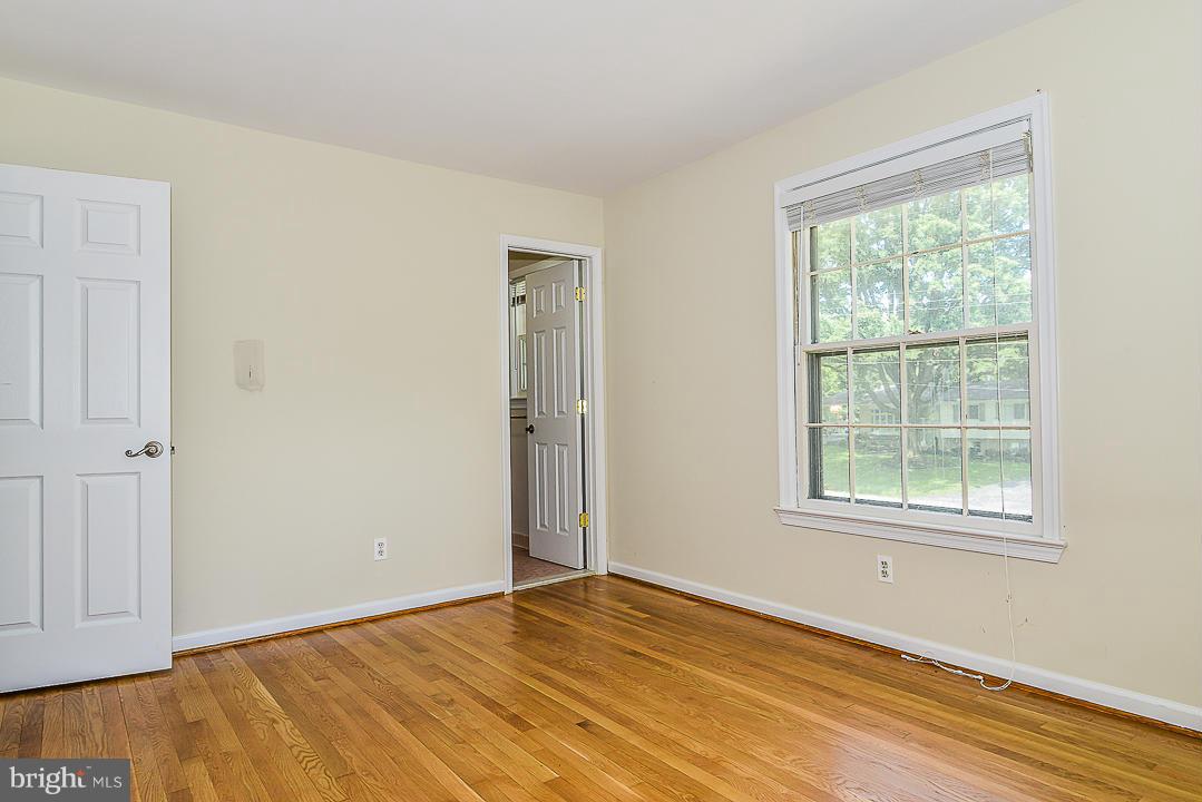 2520 Rambling Road Vienna, VA 22181 - Photo 8 of 22 Bedroom (Master)