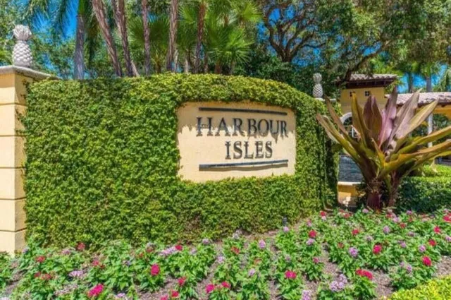 $5,950,000 | 828 Harbour Isles Place, North Palm Beach, FL 33410