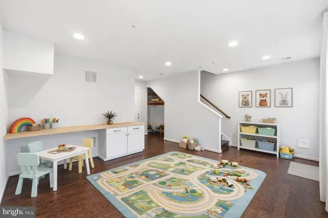 $595,000 | 13606 Harrier Way, Clarksburg, MD 20871