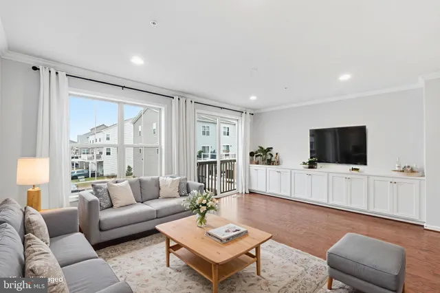 $595,000 | 13606 Harrier Way, Clarksburg, MD 20871