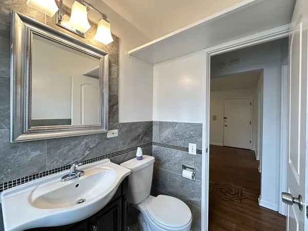 $2,100 | 6273 North Cicero Avenue, Unit B5, Chicago, IL 60646