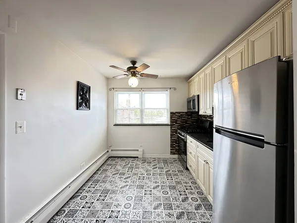$2,100 | 6273 North Cicero Avenue, Unit B5, Chicago, IL 60646