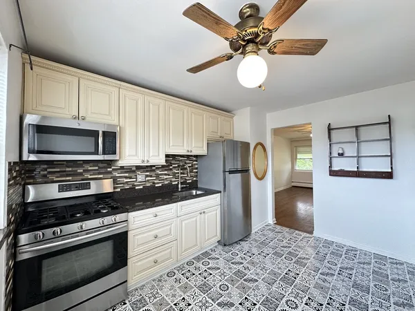 $2,100 | 6273 North Cicero Avenue, Unit B5, Chicago, IL 60646