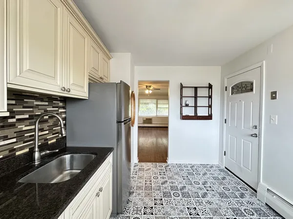 $2,100 | 6273 North Cicero Avenue, Unit B5, Chicago, IL 60646