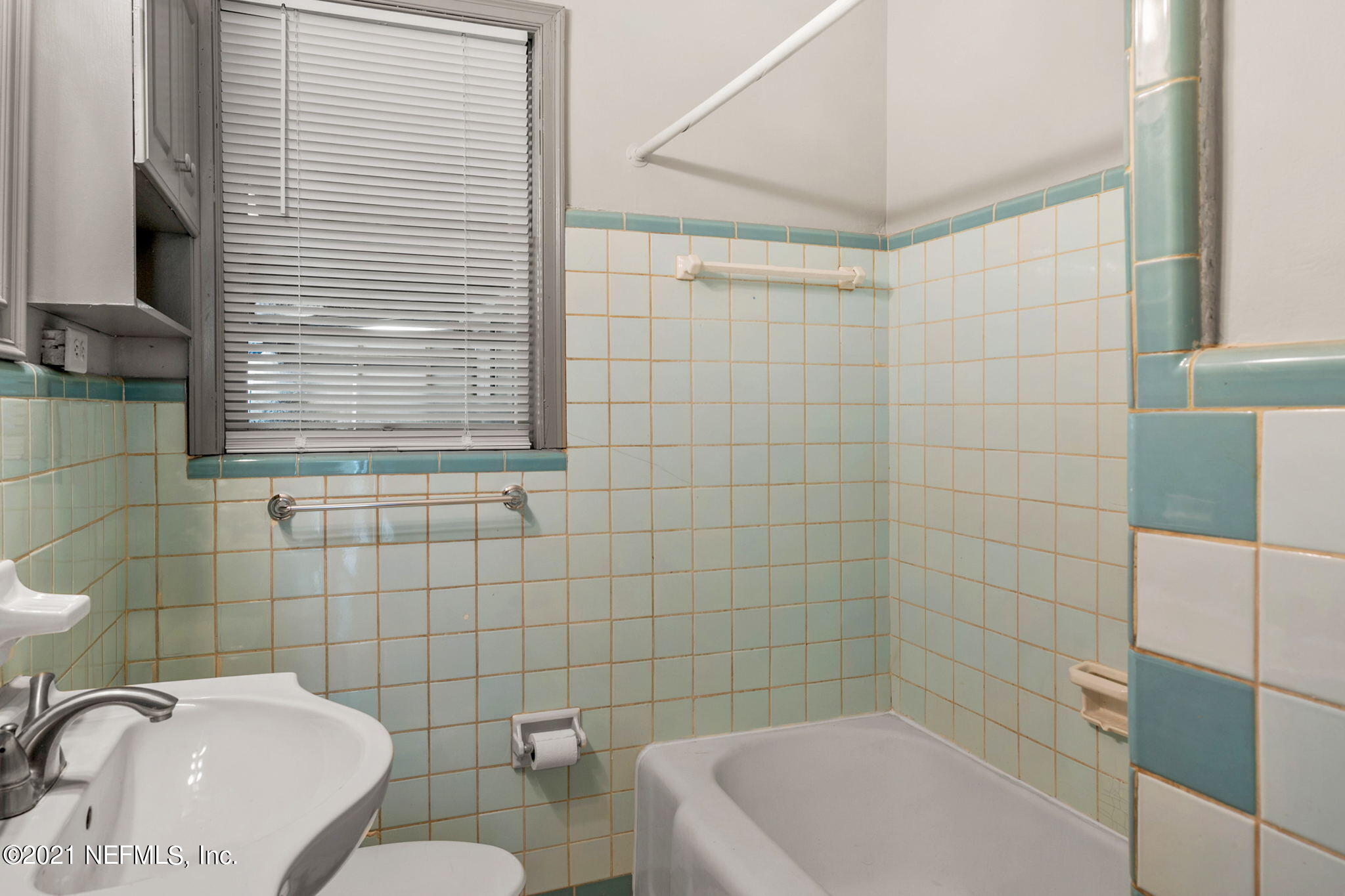 416 Aiken Road Jacksonville, FL 32216 - Photo 14 of 30 bathroom