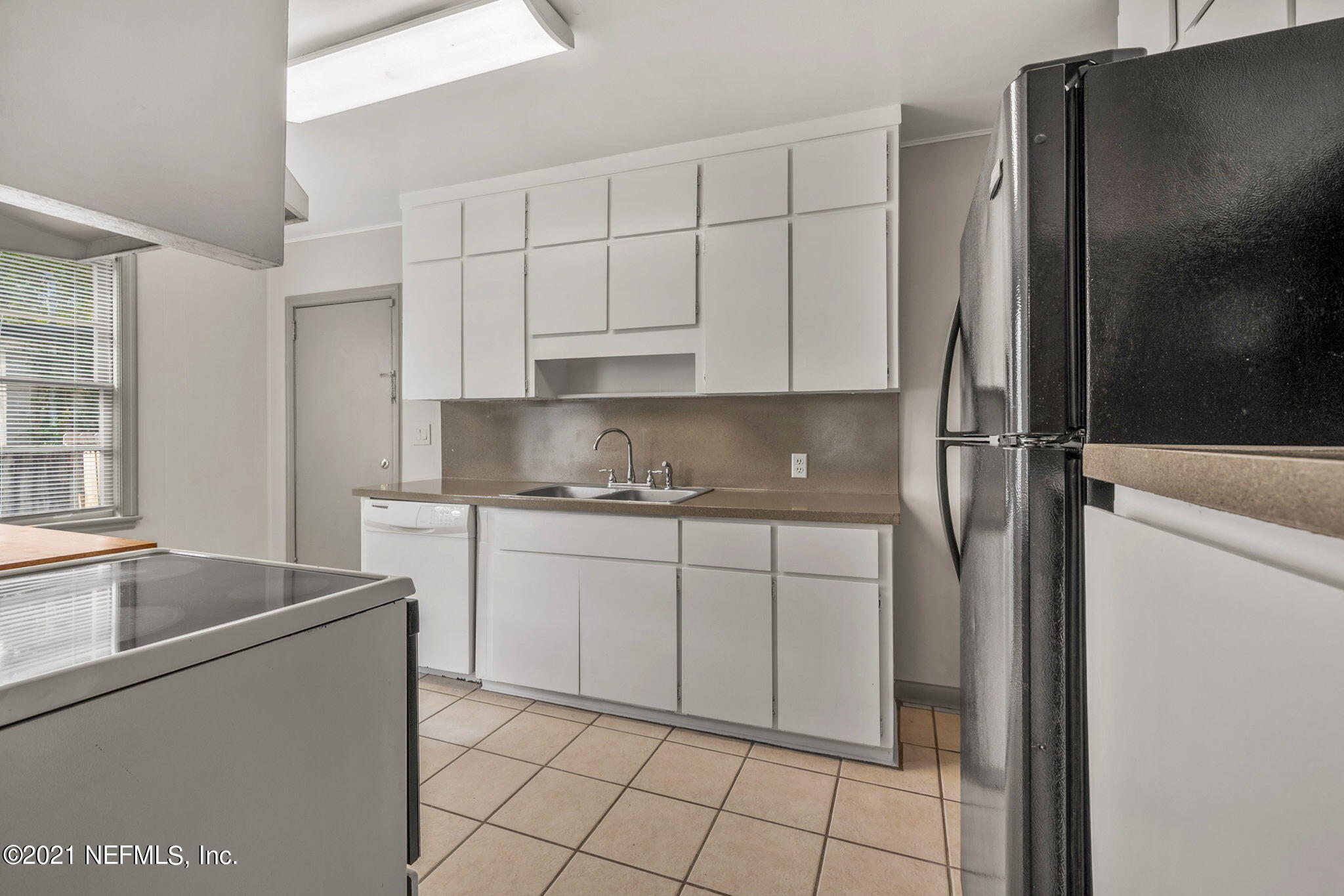 416 Aiken Road Jacksonville, FL 32216 - Photo 10 of 30 kitchen