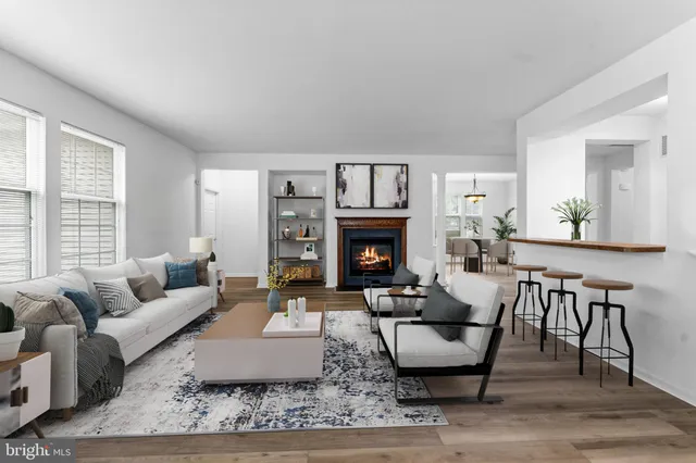 $450,000 | 4 Brakeman Court, Hightstown, NJ 08520