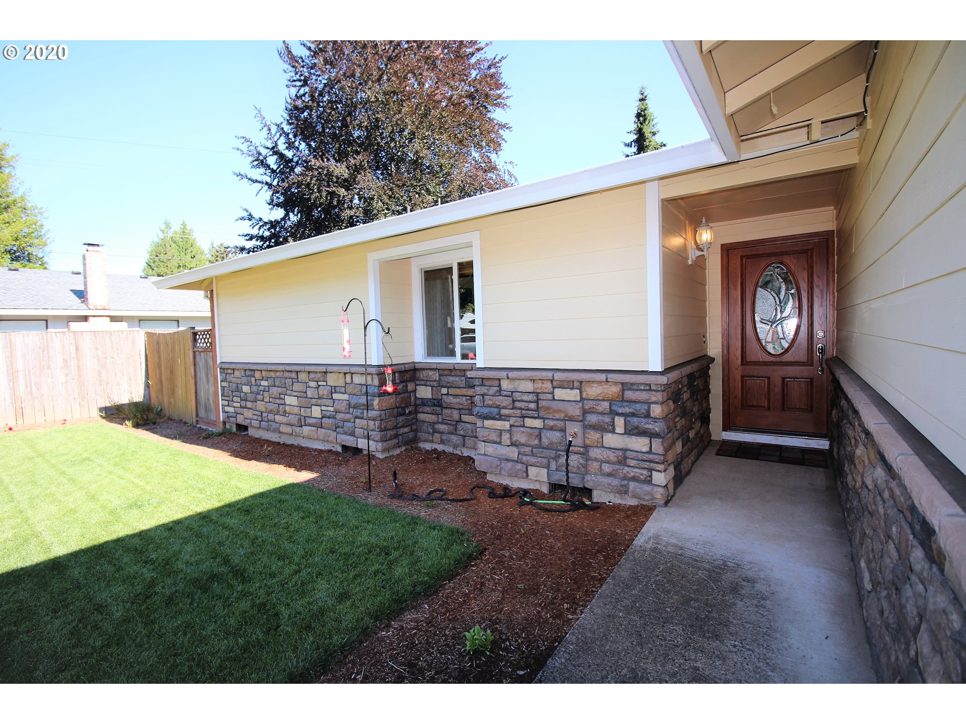 9072 Southwest Raritan Court Tualatin, OR 97062 - Photo 3 of 25 Gallery Image 3