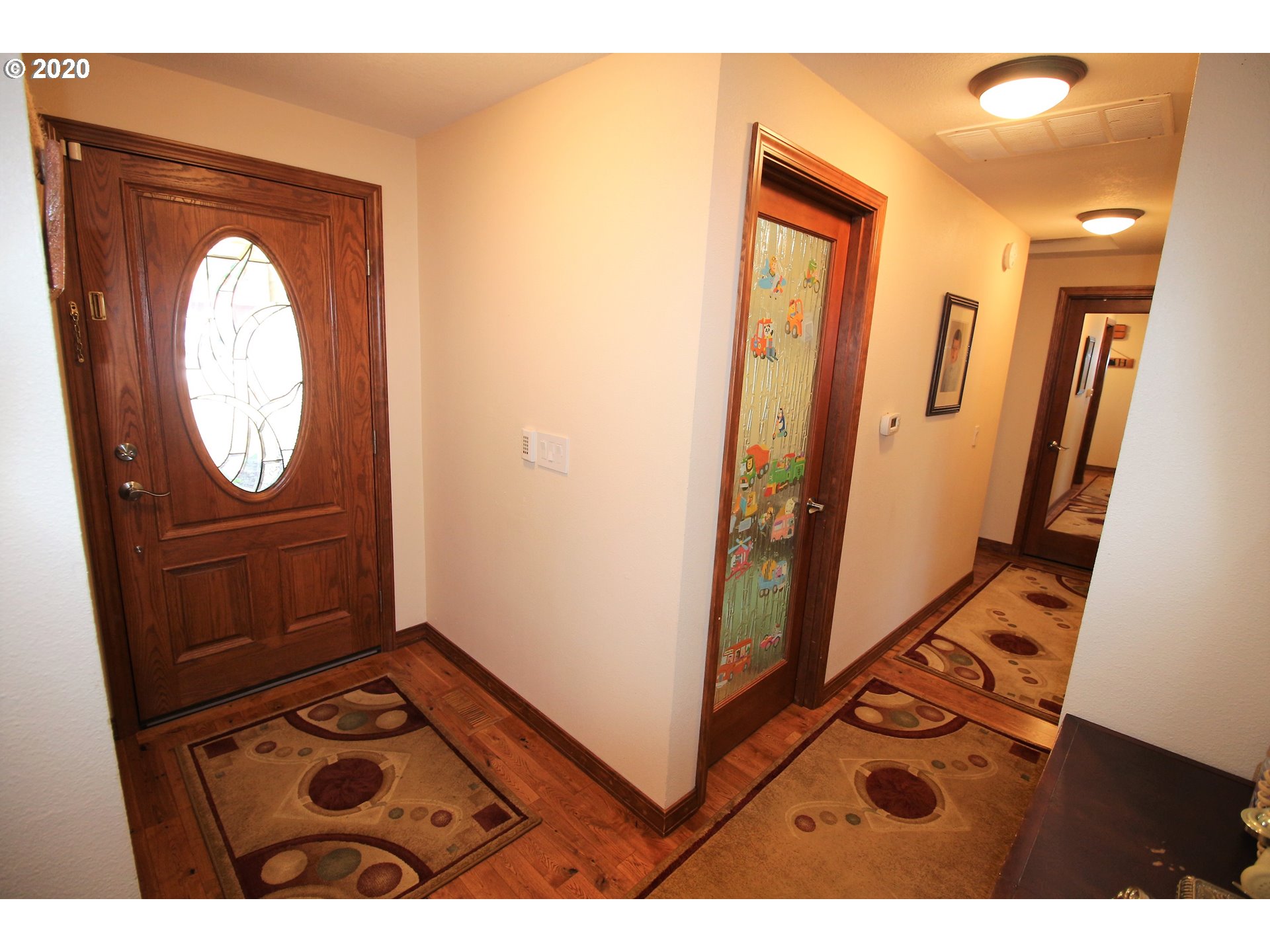 9072 Southwest Raritan Court Tualatin, OR 97062 - Photo 5 of 25 Gallery Image 5