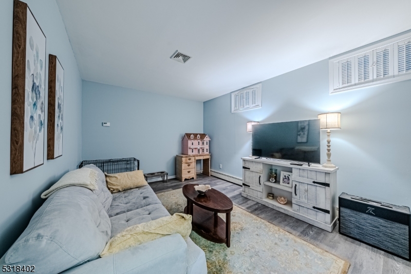 6 Magnolia Lane Caldwell, NJ 07006 - Photo 3 of 45