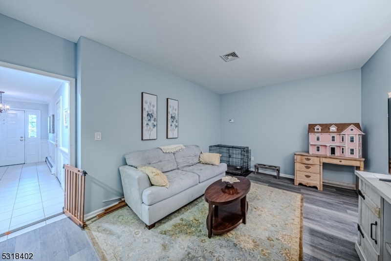 6 Magnolia Lane Caldwell, NJ 07006 - Photo 4 of 45