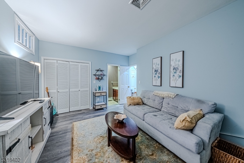 6 Magnolia Lane Caldwell, NJ 07006 - Photo 5 of 45