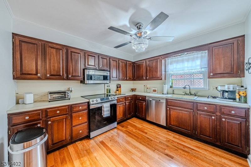 6 Magnolia Lane Caldwell, NJ 07006 - Photo 9 of 45