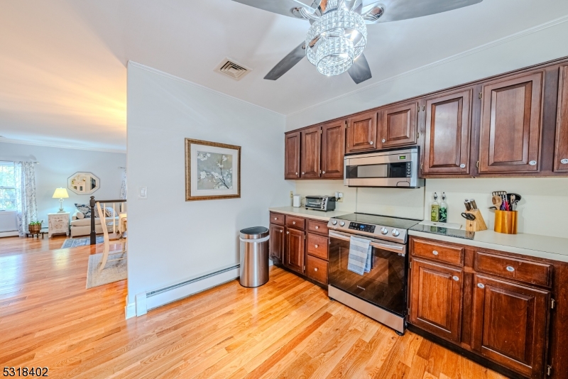 6 Magnolia Lane Caldwell, NJ 07006 - Photo 10 of 45