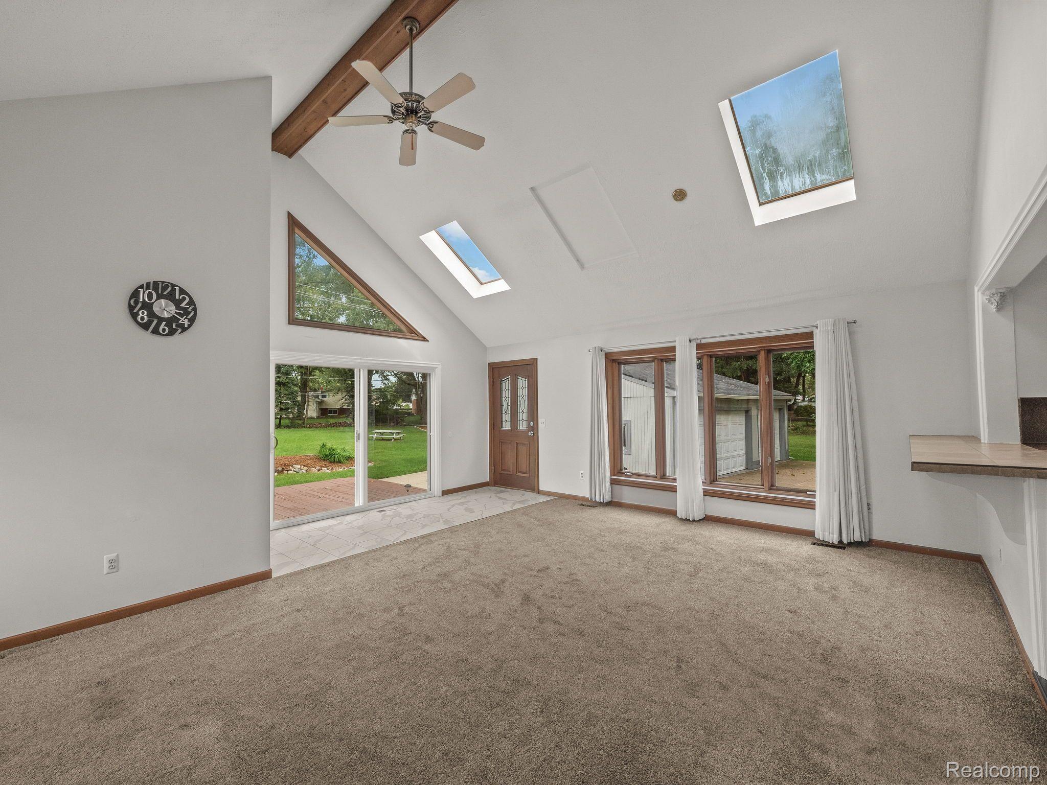 48070 Shelby Road Utica, MI 48317 - Photo 6 of 29