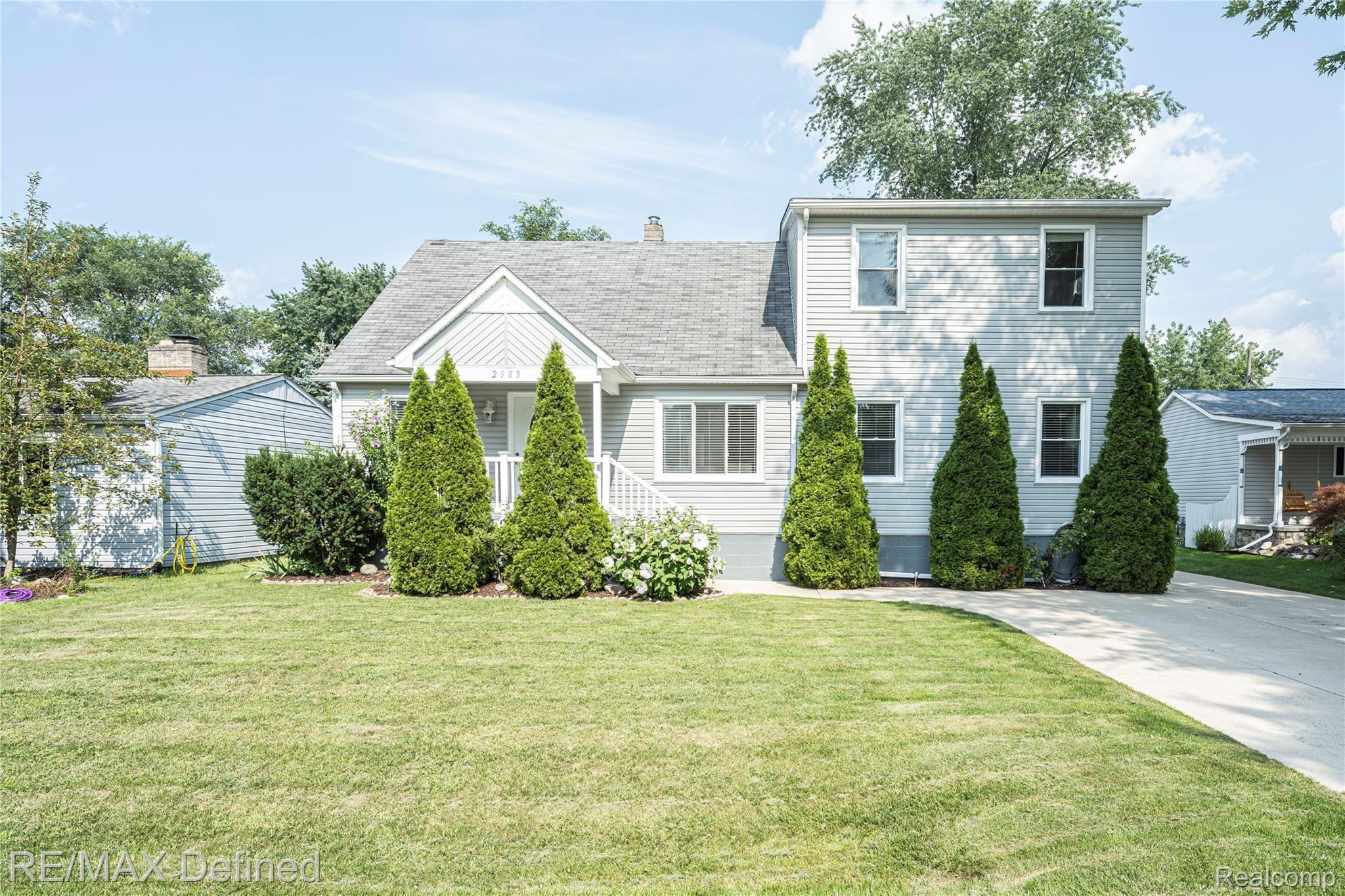 2583 Harrison Avenue Rochester, MI 48307 - Photo 1 of 31 frontyard.2