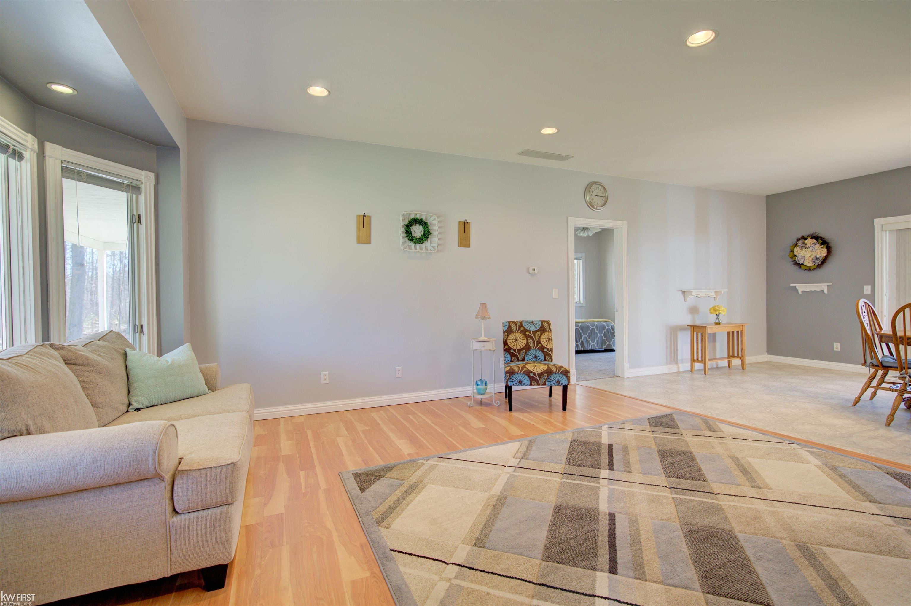 1033 West Levely Road Beaverton, MI 48612 - Photo 6 of 85 50138120-cb26f230-8ab2-4a4f-ae01-eaeae6f7f8e9.JPG