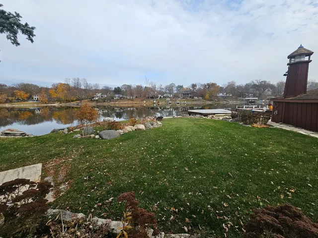 a view of a lake with houses
