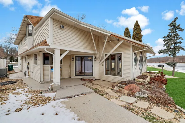 $589,900 | 6N263 River Drive, St. Charles, IL 60175