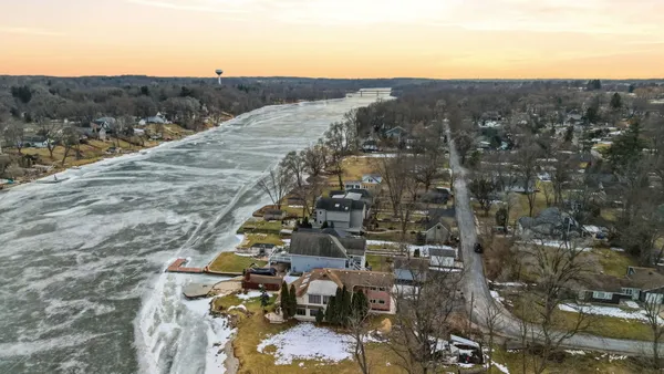 $589,900 | 6N263 River Drive, St. Charles, IL 60175