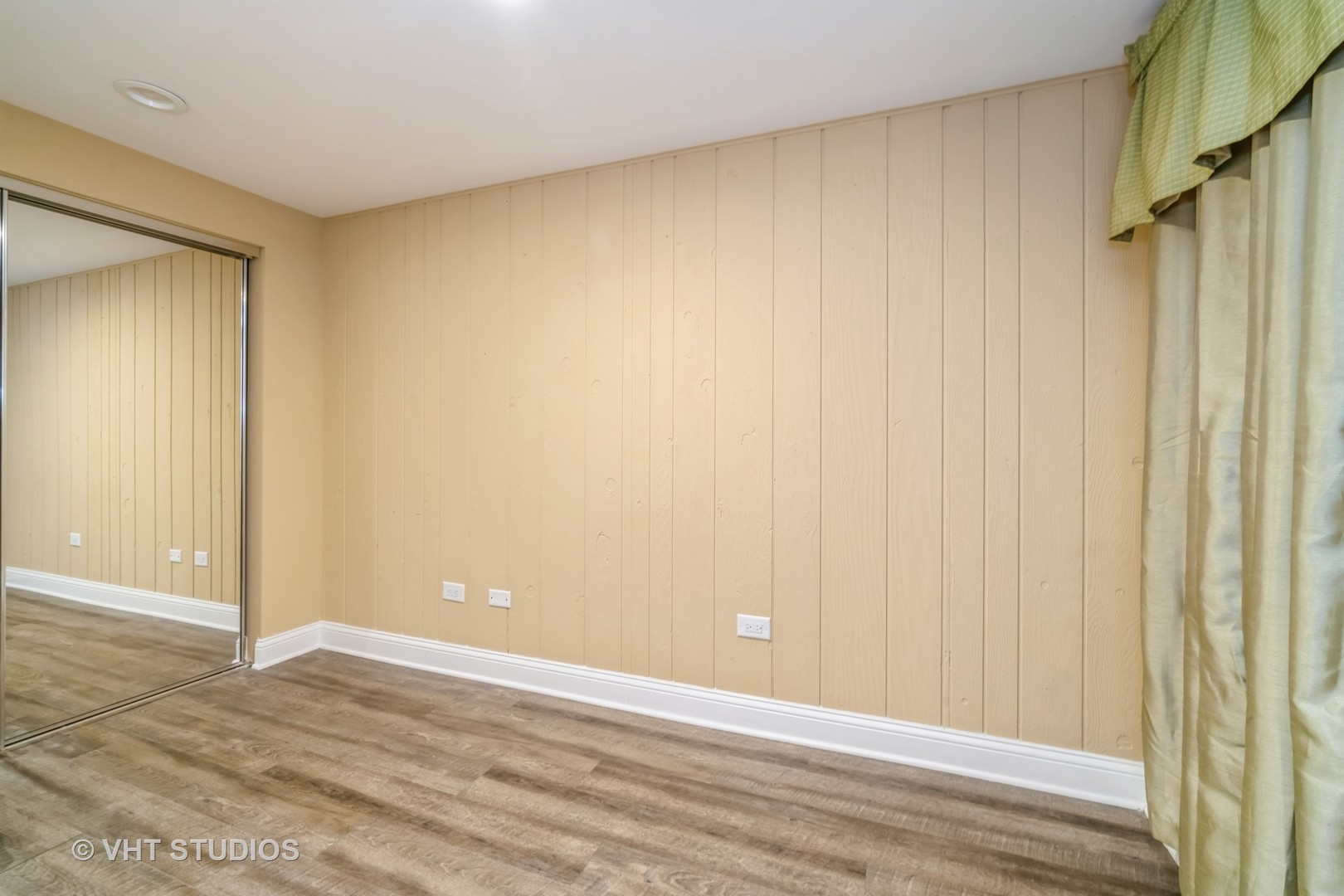 1557 Winnetka Road Glenview, IL 60025 - Photo 19 of 21 a view of an empty room