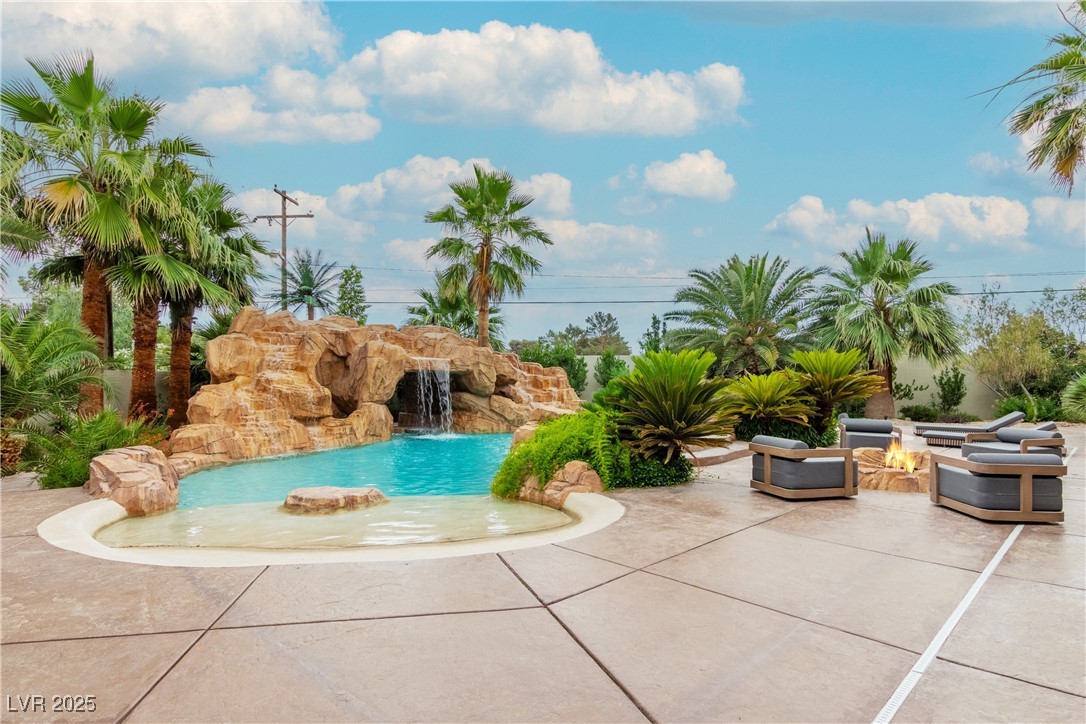 7270 Loma Alta Circle Las Vegas, NV 89120 - Photo 2 of 63