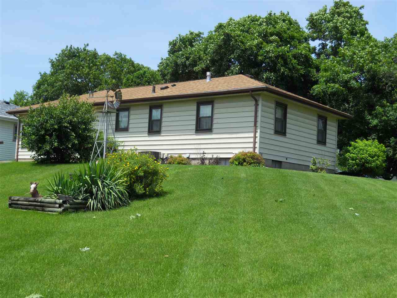 1450 Ruth Street Waterloo, IA 50707 - Photo 3 of 16 Gallery Image 3