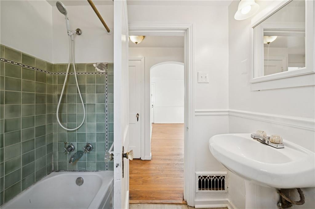 815 Elizabeth Street Pittsburgh, PA 15221 - Photo 17 of 38