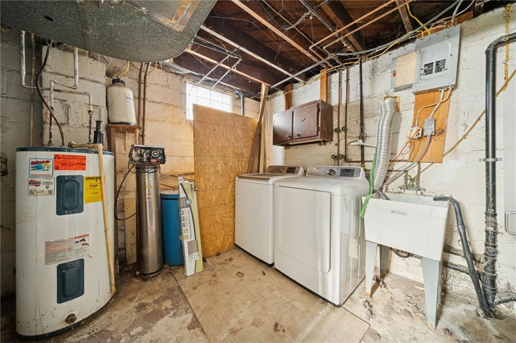 815 Elizabeth Street Pittsburgh, PA 15221 - Photo 28 of 38