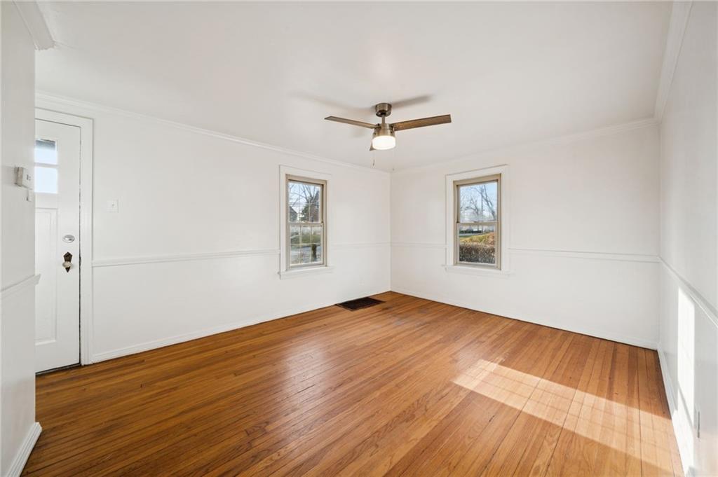 815 Elizabeth Street Pittsburgh, PA 15221 - Photo 3 of 38