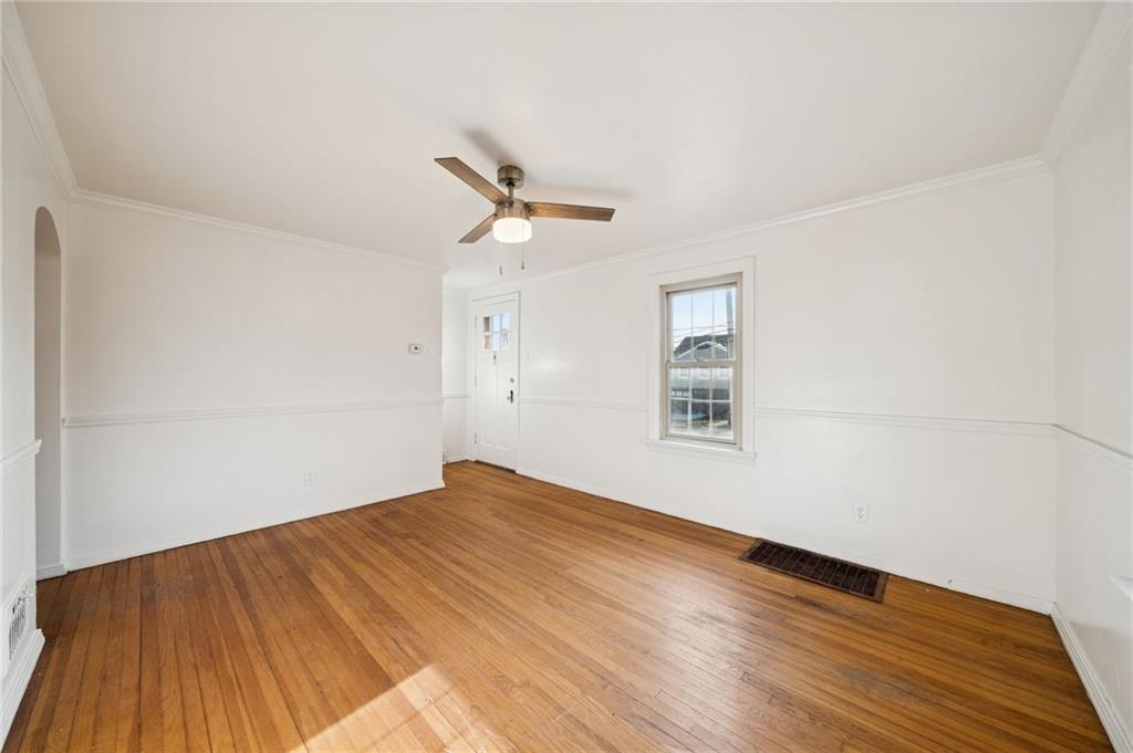 815 Elizabeth Street Pittsburgh, PA 15221 - Photo 4 of 38