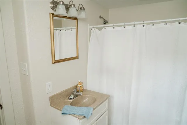 $99,000 | 707 5th Street, Altamont, KS 67330