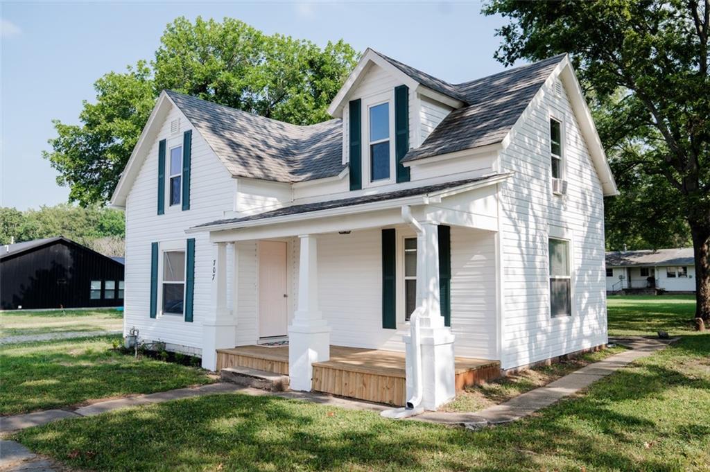 707 5th Street Altamont, KS 67330 - Photo 2 of 33