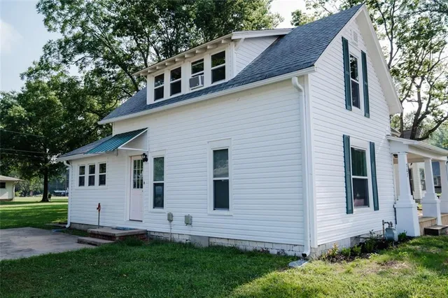 $99,000 | 707 5th Street, Altamont, KS 67330